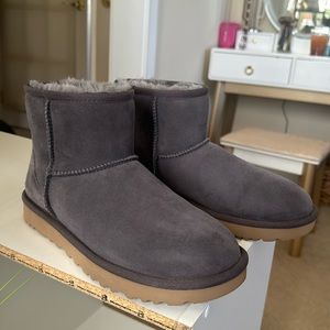 UGG Classic Mini II